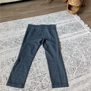 Under Armour Leggings Women’s Blue Capri Activewear Pants Size *Small* NWOT